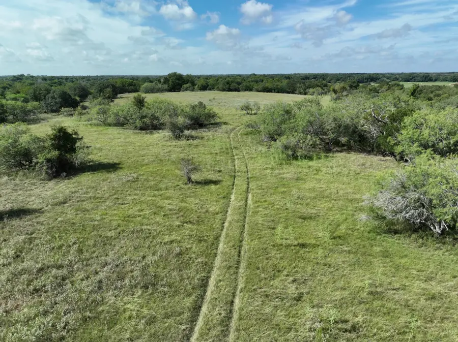 Waelder Ranches — 2.7-5 acres of land for sale in Waelder, TX